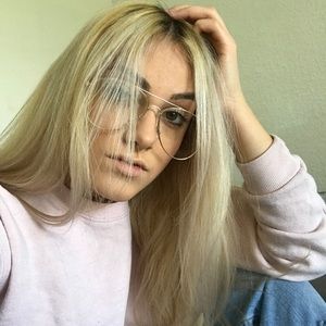 Meet your Posher, Shayna Nicole Smith