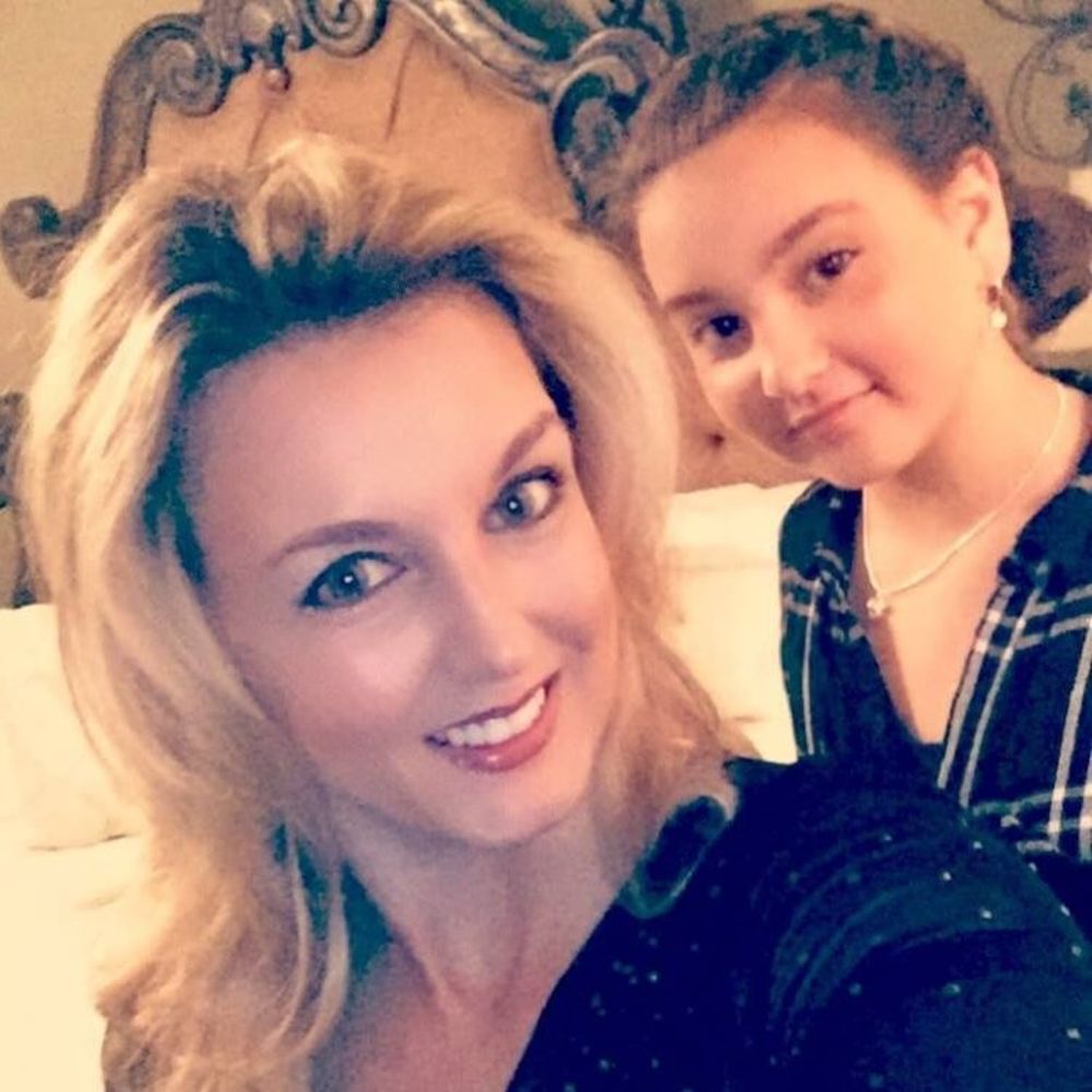 Meet your Posher, Simona