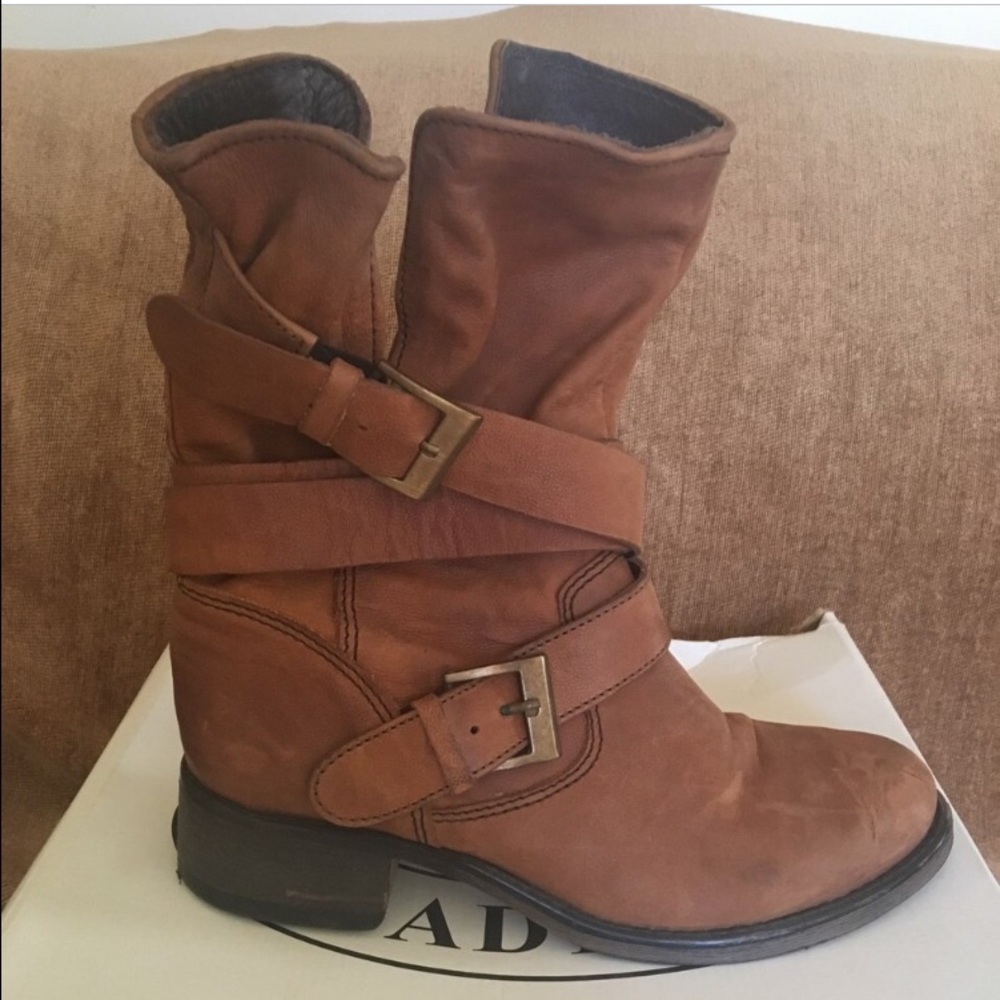 Steve Madden Brown Leather Boots