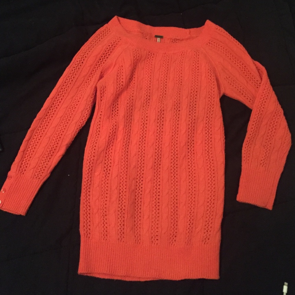 3/4 sleeve sweater.