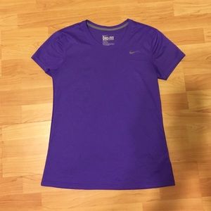 Nike dri-fit, regular cut, purple tee, M
