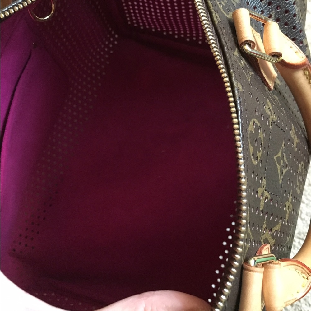 🌟SOLD🌟LIMITED EDITION PERFORATED SPEEDY 30- PINK - Picture 2 of 4