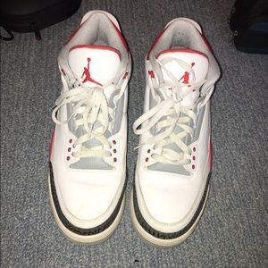Jordan 3 Fire Red sneakers