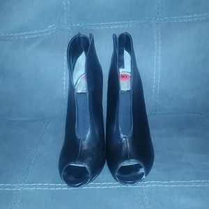 Guess peep toe booties