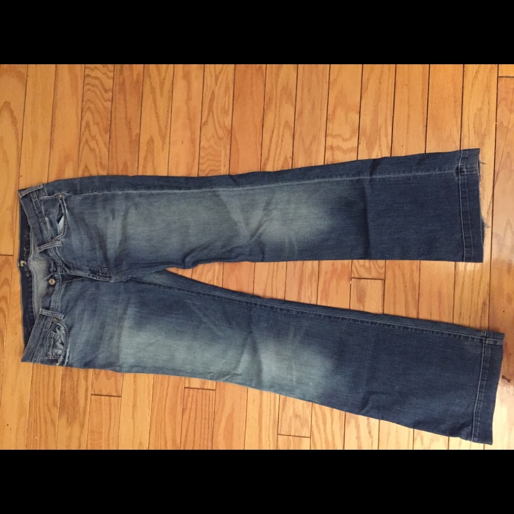 32x36 seven for all mankind FIT LIKE 30 maybe 31