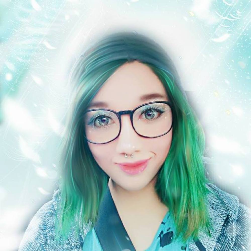 Meet your Posher, Elise