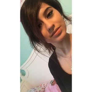 Meet your Posher, Sheena