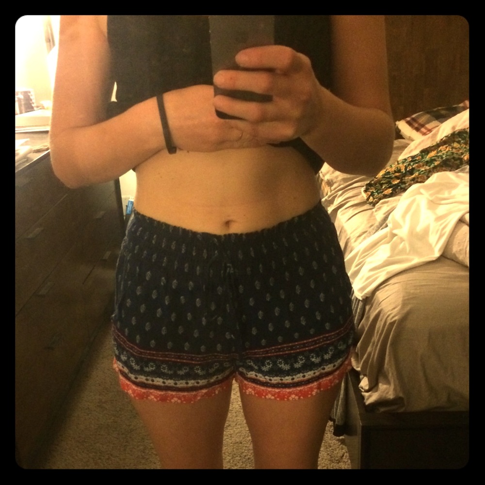 Flowy patterned shorts