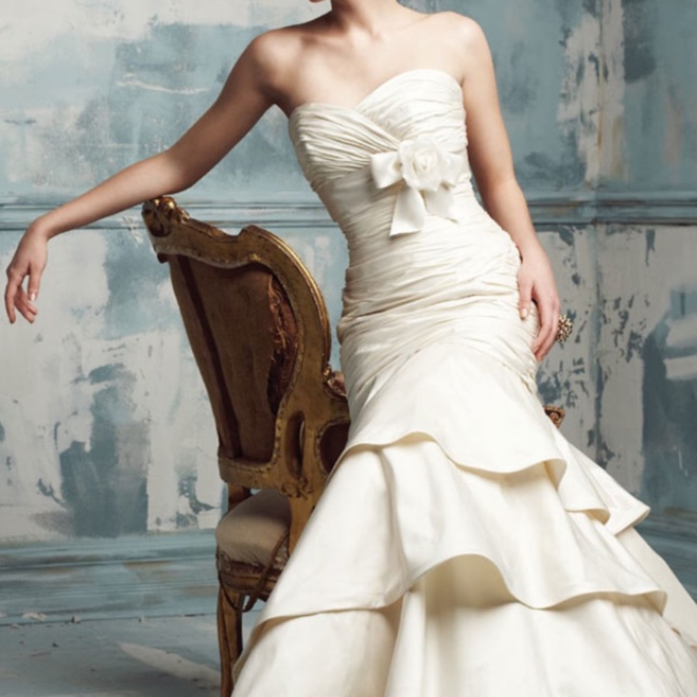 Ivory Mermaid Wedding Dress & Veil