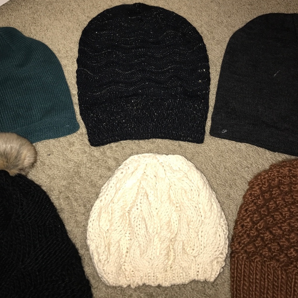 Assorted beanie bundle - Picture 3 of 4