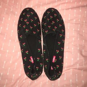 Black cherry vans