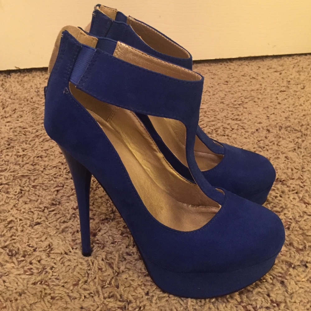Heels - Picture 2 of 2
