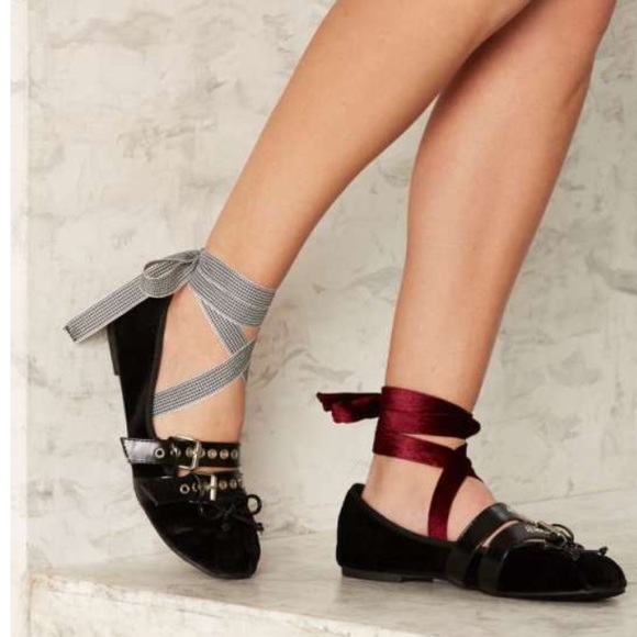 🆕Juliet Black Velvet Gingham Lace Up Ballet Flats - Picture 2 of 5