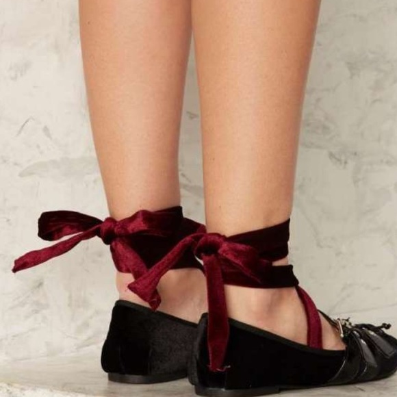 🆕Juliet Black Velvet Gingham Lace Up Ballet Flats - Picture 3 of 5