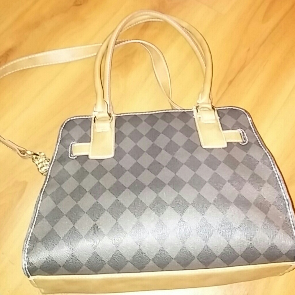 Purses - Picture 4 of 4