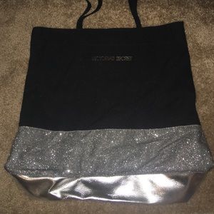 2 New Victoria's Secret bags!