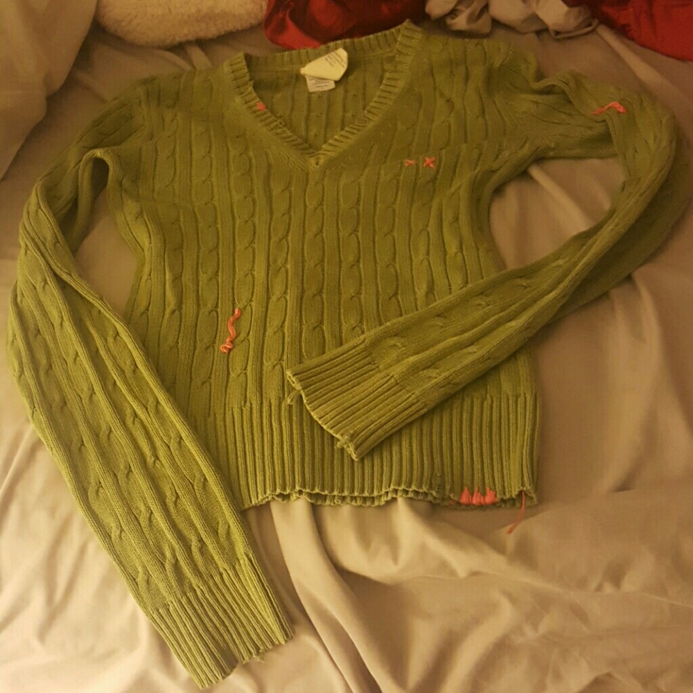 Adorable high end green distressed sweater w/ pink