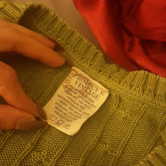 Adorable high end green distressed sweater w/ pink - Picture 3 of 3