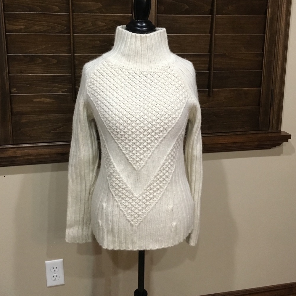 SOLD___Banana Republic Sweater