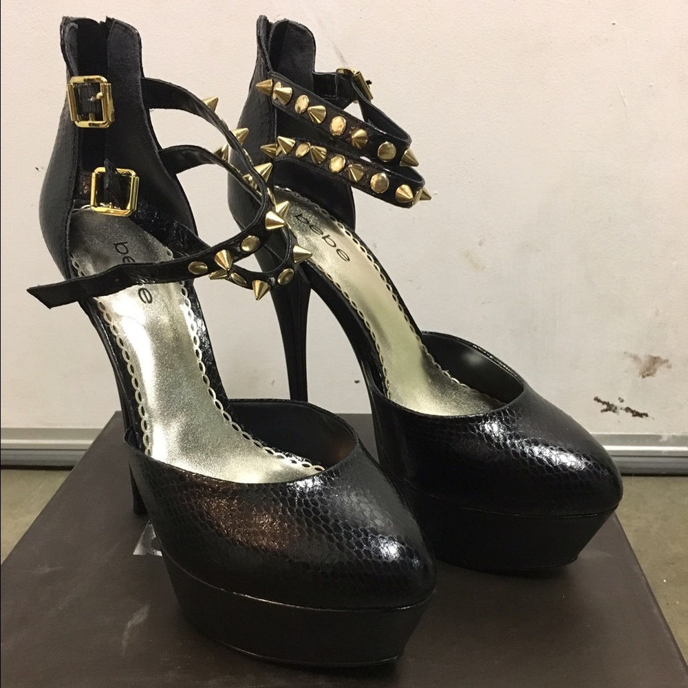 BRAND NEW - Bebe - Ivy heels