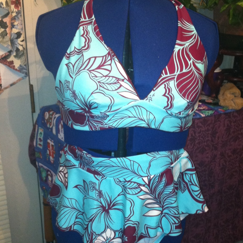 Malibu dream girl BaithingSuit suit  size med