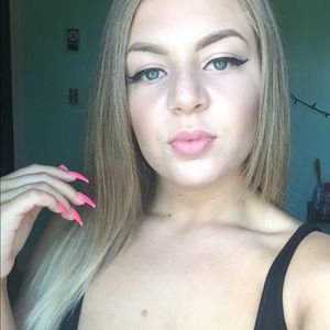 Meet your Posher, Hannah
