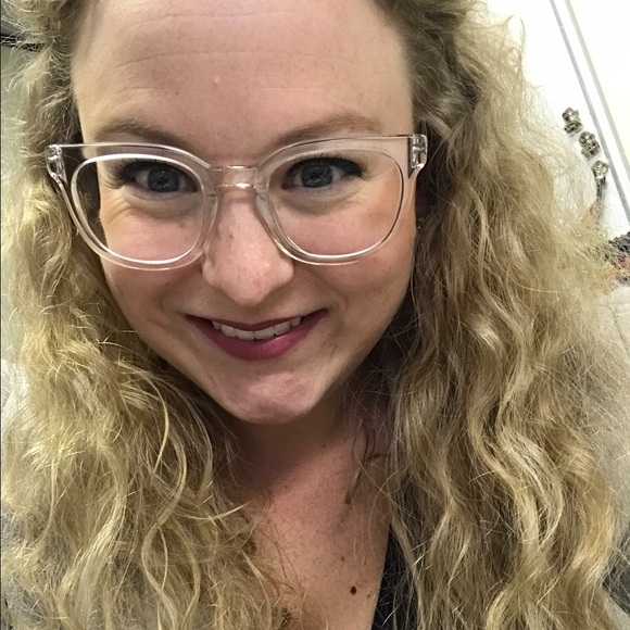 Meet your Posher, Jessica - Picture 2 of 6