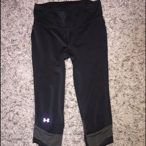 UNDER ARMOUR CROP LEGGINGS