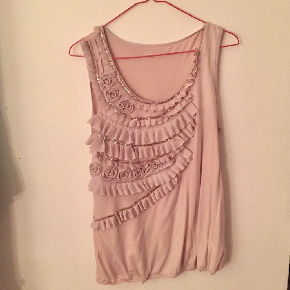 GORGEOUS detailed Loft top