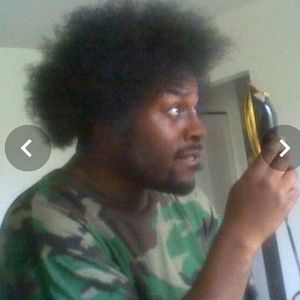 Meet your Posher, Traves