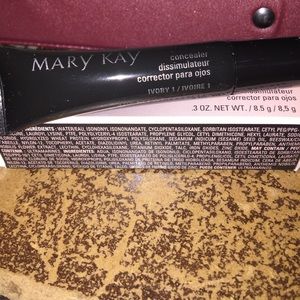 Mary Kay Concealer in Ivory 2