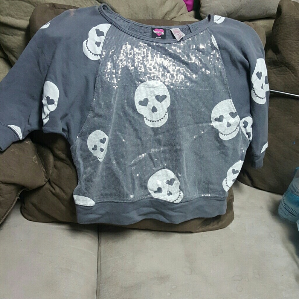 Skull sweater