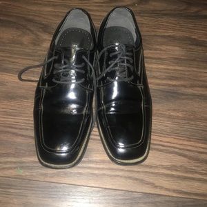 Dress shoes