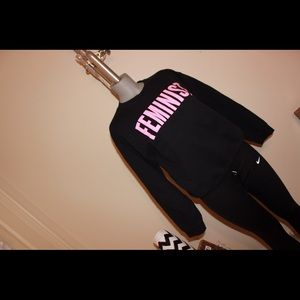 Statement "Feminist" sweatshirt