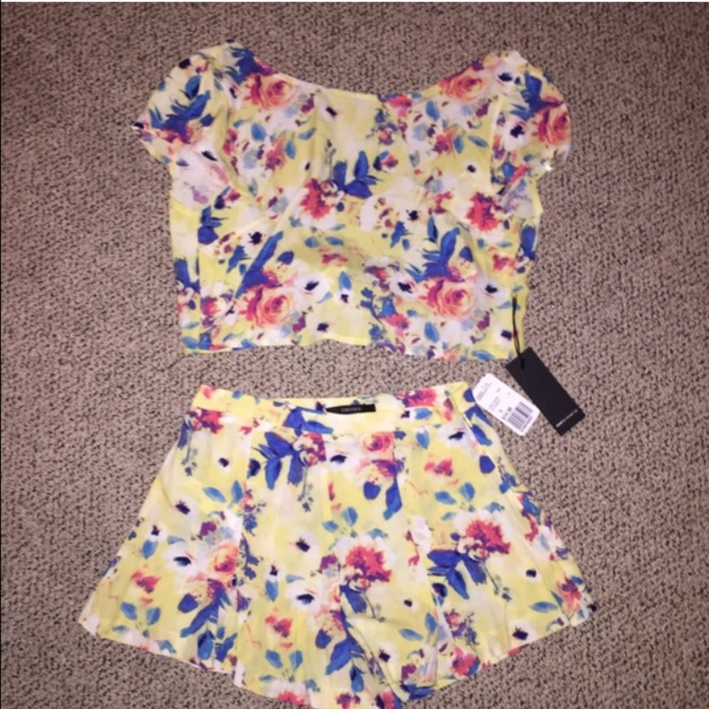 Like new two piece set!
