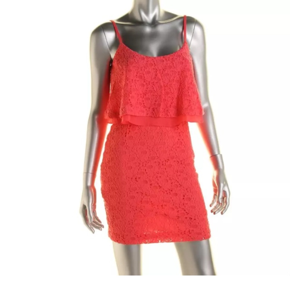 🎀 Guess pop-over lace mini dress 🎀