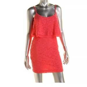 🎀 Guess pop-over lace mini dress 🎀