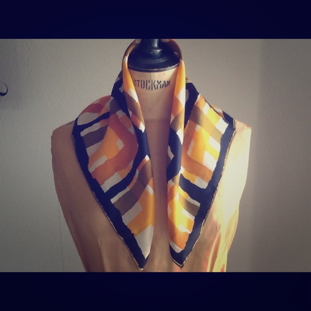 Stunning Vintage Silk Una Scarf