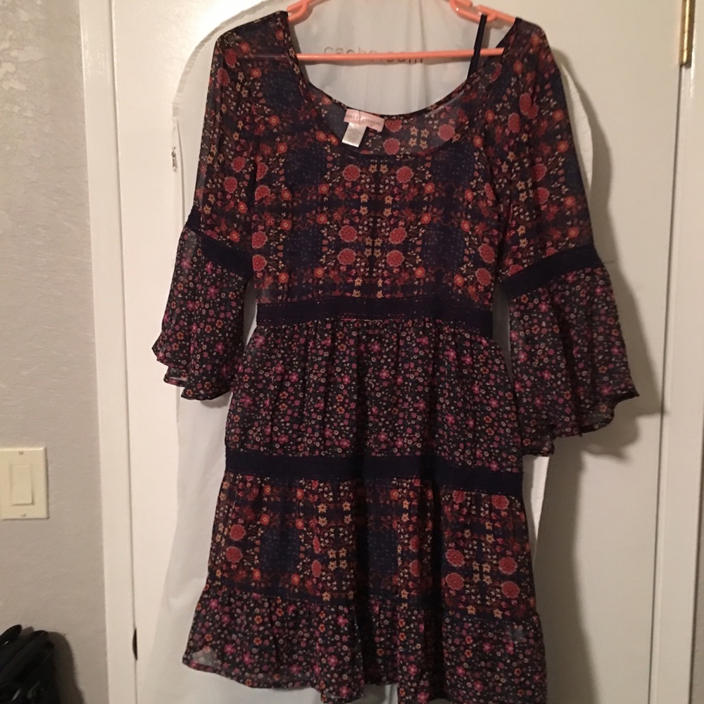 Peasant dress with belled arms