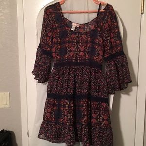 Peasant dress with belled arms