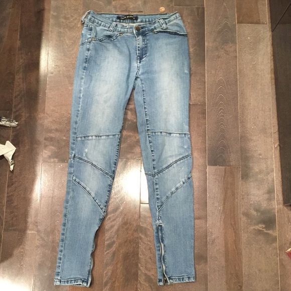 Lightly distressed skinny jeans with zipper - Picture 2 of 2