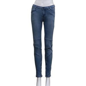 Lightly distressed skinny jeans with zipper