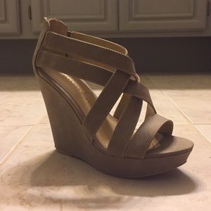 Chinese Laundry Taupe Wedge Size 9.5