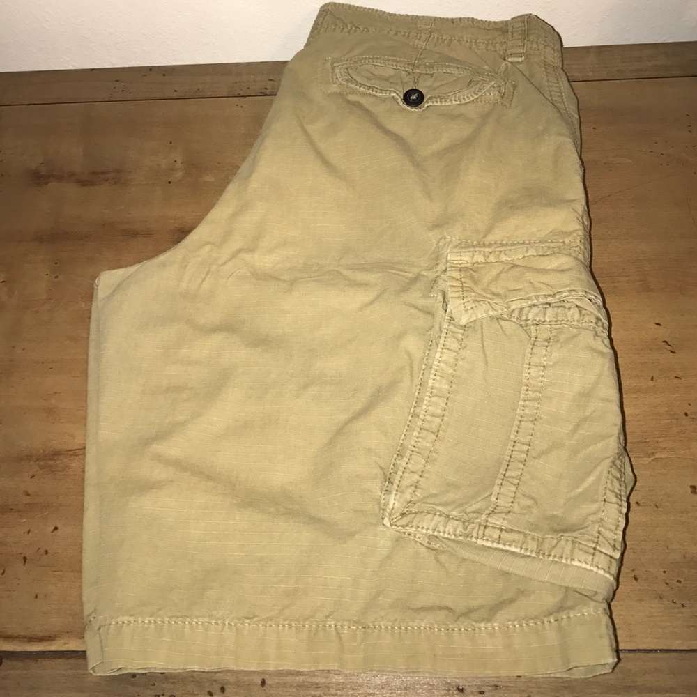 Tan American Eagle cargo shorts (longer length)