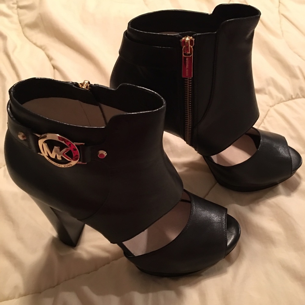 Authentic Michael  kors