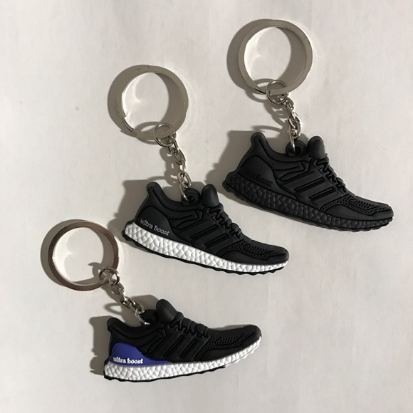 Adidas ultra boost shoe keychain - Picture 2 of 4