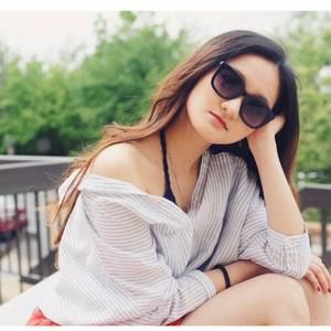 Meet your Posher, Tina