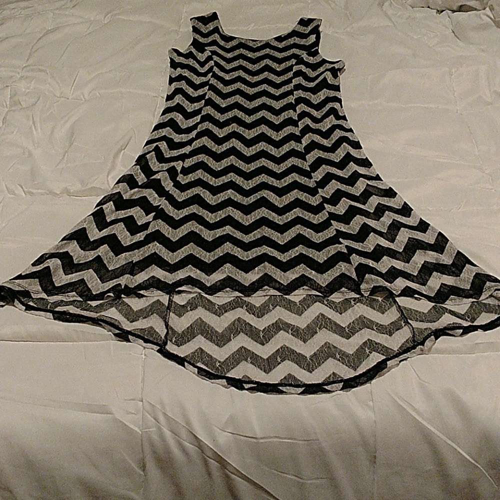 Black and gray Chevron sleeveless dress