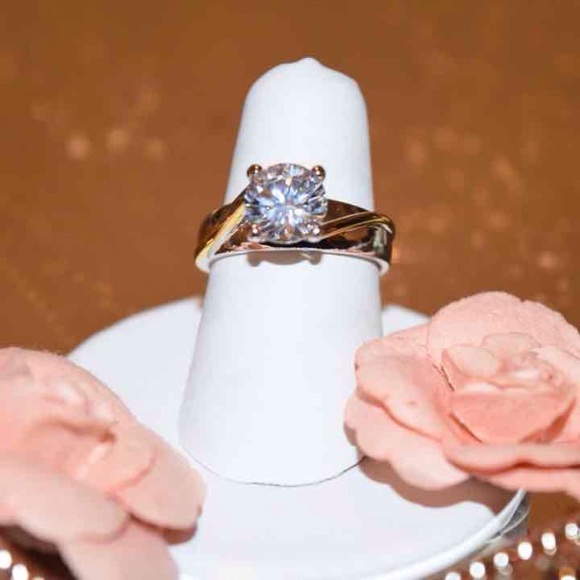 Two-tone W/Twist Engagement Ring - Picture 2 of 4