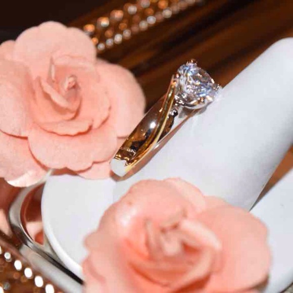 Two-tone W/Twist Engagement Ring - Picture 4 of 4